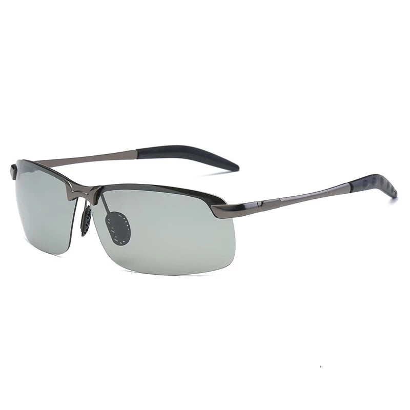 Photochromic sunglasses with polarized lens